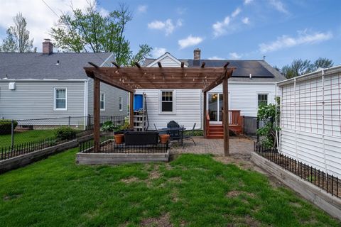 Tiny photo for 516 McGregor Street, Bloomington, IL 61701 (MLS # 12617371)