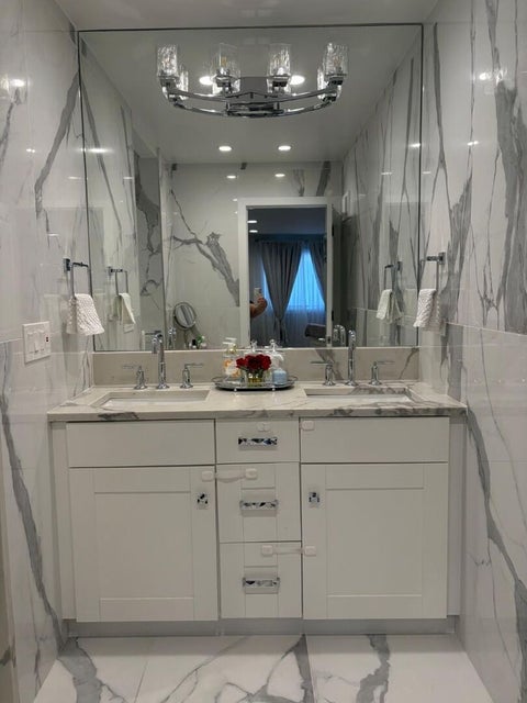 Tiny photo for 9530 Lamon Place #407, Skokie, IL 60077 (MLS # 12669973)