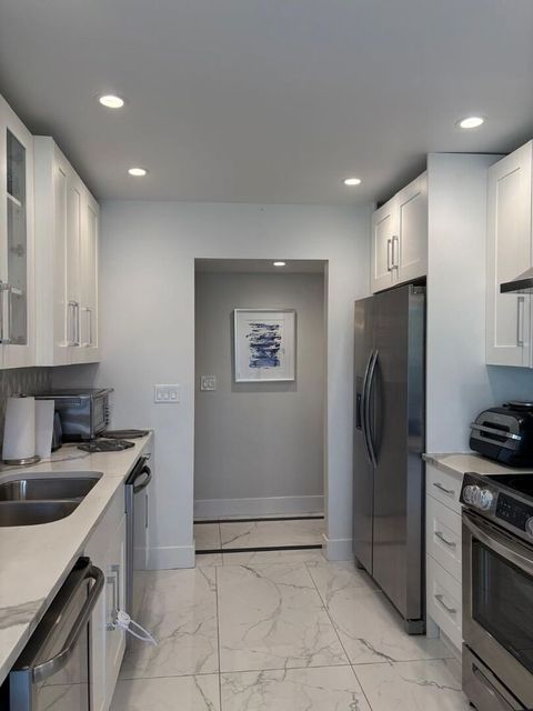 Tiny photo for 9530 Lamon Place #407, Skokie, IL 60077 (MLS # 12669973)