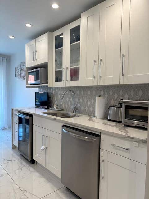 Tiny photo for 9530 Lamon Place #407, Skokie, IL 60077 (MLS # 12669973)