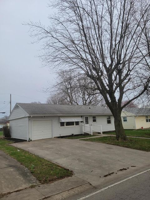 Photo of 420 Park Street, Mattoon, IL 61938 (MLS # 12594966)