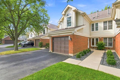 Photo of 1863 W White Oak Street #1863, Arlington Heights, IL 60005 (MLS # 12734071)