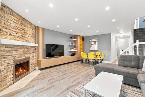 Tiny photo for 1863 W White Oak Street #1863, Arlington Heights, IL 60005 (MLS # 12734071)