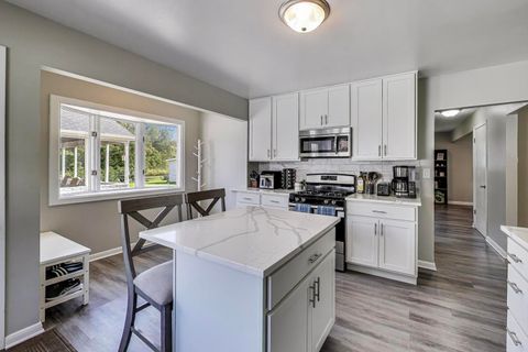 Tiny photo for 3600 Owl Drive, Rolling Meadows, IL 60008 (MLS # 12481086)