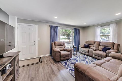 Tiny photo for 3600 Owl Drive, Rolling Meadows, IL 60008 (MLS # 12481086)