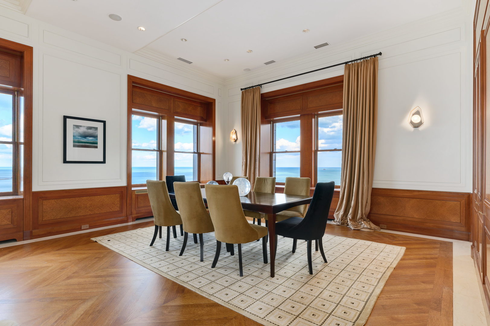 189 E LAKE SHORE Drive PH18