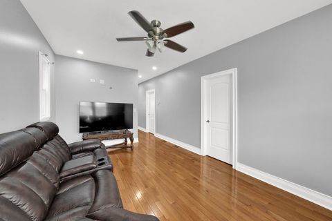 Tiny photo for 8118 S BRANDON Avenue, Chicago, IL 60617 (MLS # 12466664)