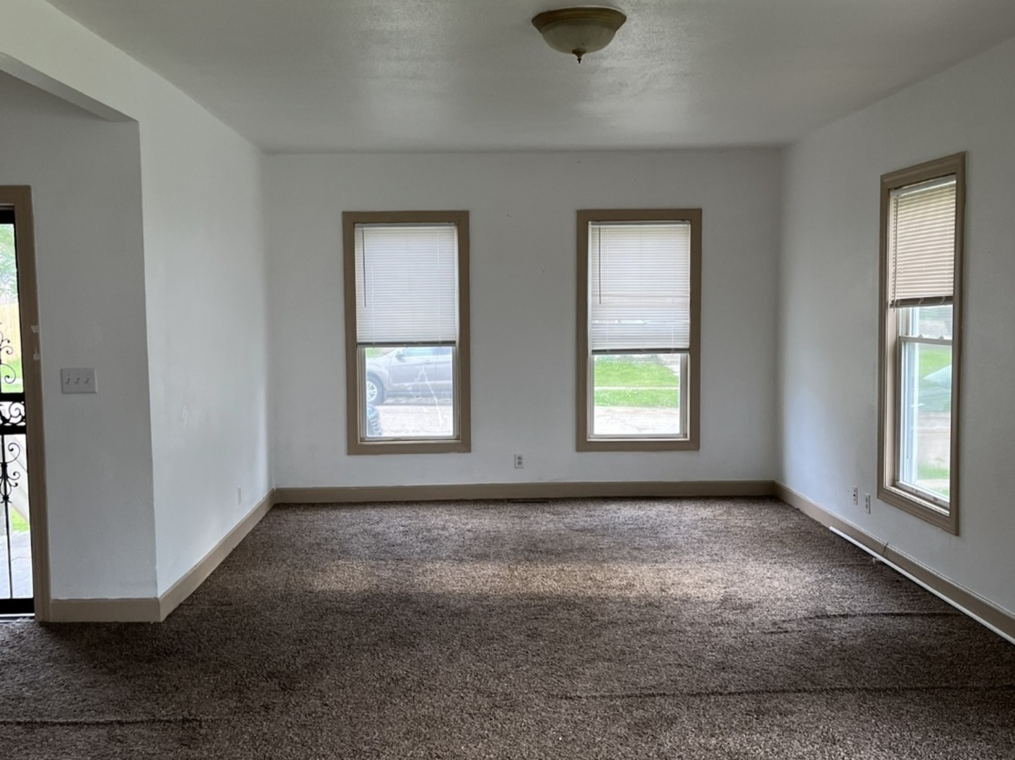 Freeport, Illinois 61032, United States, 6 Bedrooms Bedrooms, ,2 BathroomsBathrooms,Residential,Active,194355