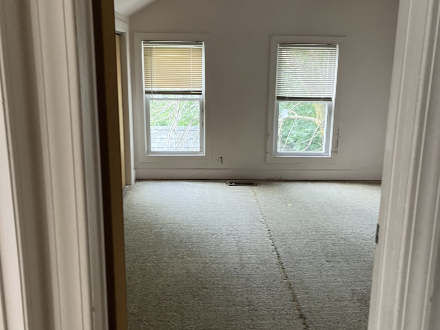 Freeport, Illinois 61032, United States, 6 Bedrooms Bedrooms, ,2 BathroomsBathrooms,Residential,Active,194355