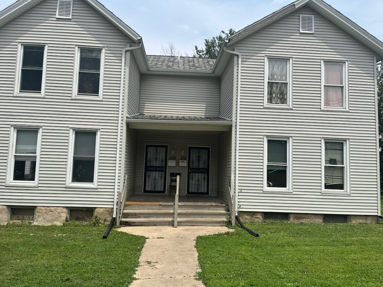 Freeport, Illinois 61032, United States, 6 Bedrooms Bedrooms, ,2 BathroomsBathrooms,Residential,Active,194355