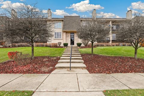 Photo of 7805 W 157th Street #2S, Orland Park, IL 60462 (MLS # 12523091)