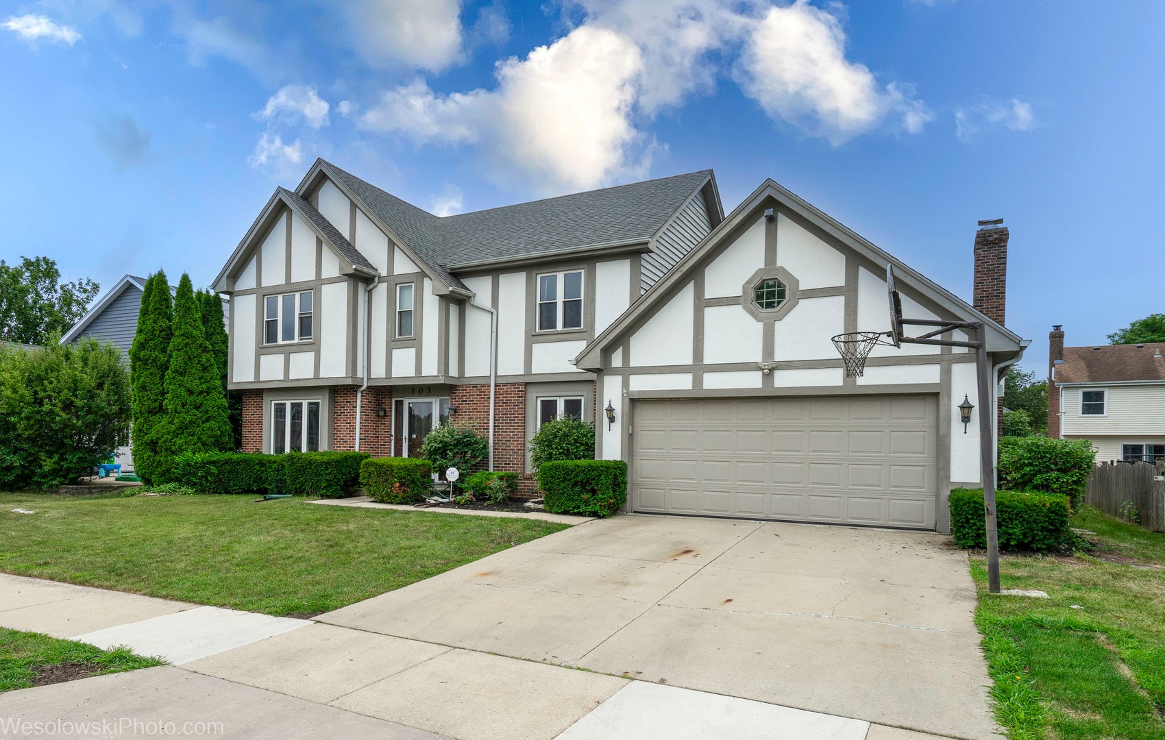 27W303 Chartwell Drive
