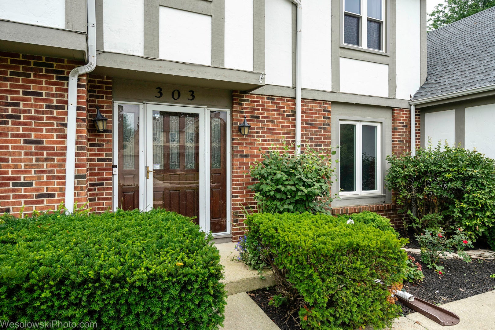 27W303 Chartwell Drive