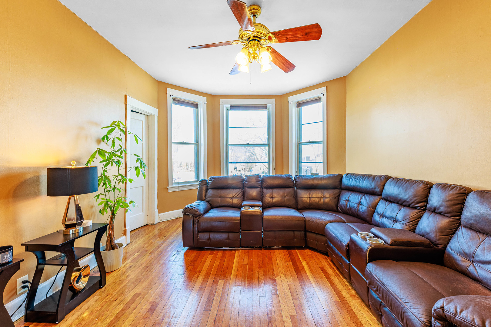 5215 W Van Buren Street