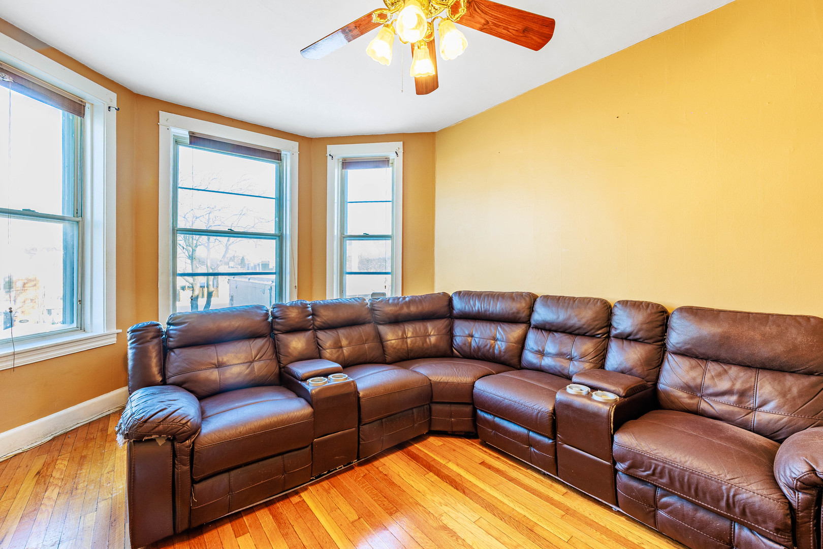 5215 W Van Buren Street