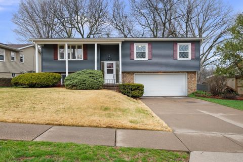 Photo of 2632 38th Place, Davenport, IA 52806 (MLS # 12604908)