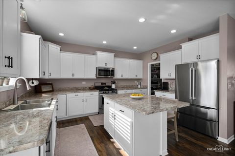 Tiny photo for 47 Windstone Drive, North Aurora, IL 60542 (MLS # 12568019)