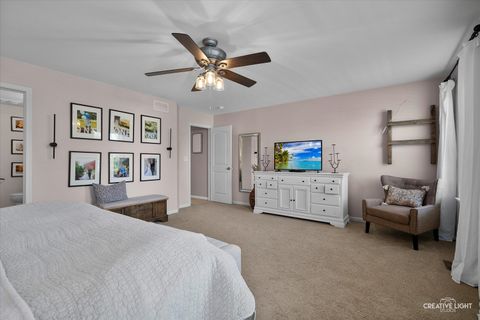 Tiny photo for 47 Windstone Drive, North Aurora, IL 60542 (MLS # 12568019)