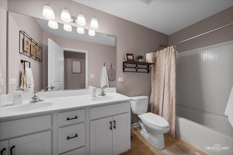 Tiny photo for 47 Windstone Drive, North Aurora, IL 60542 (MLS # 12568019)