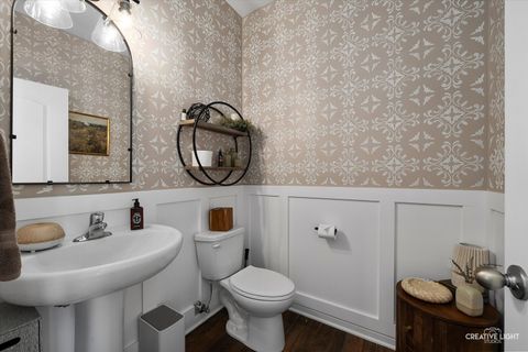 Tiny photo for 47 Windstone Drive, North Aurora, IL 60542 (MLS # 12568019)