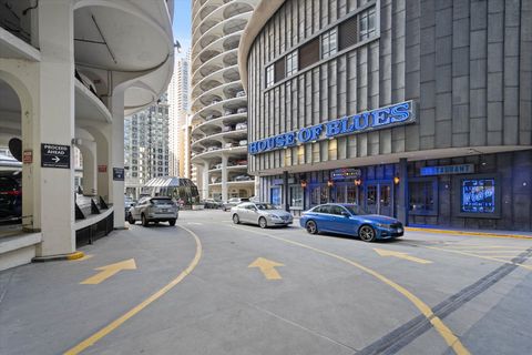 Tiny photo for 300 N State Street #5225, Chicago, IL 60654 (MLS # 12503288)