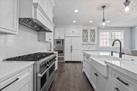 Tiny photo for 30 S Orchard Circle, Lake Forest, IL 60045 (MLS # 12641057)