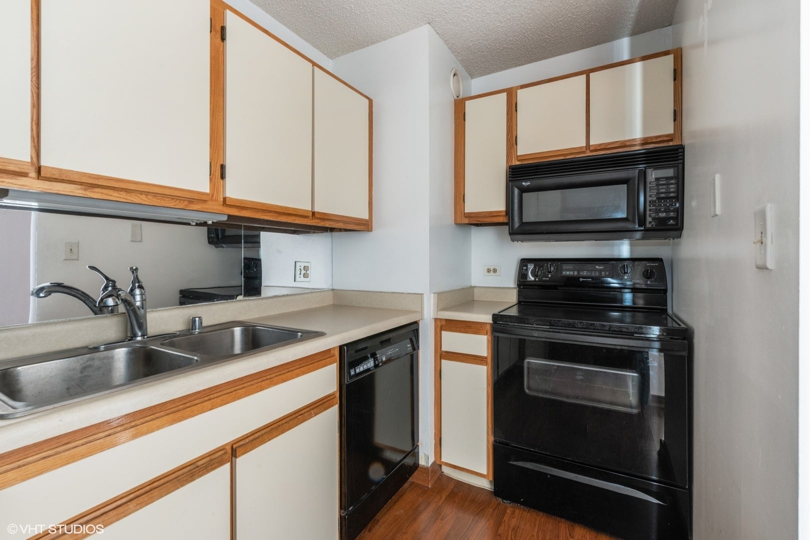 1122 N CLARK Street 2505