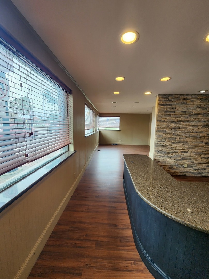 332-336 E Lincoln Highway
