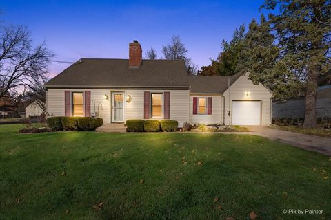 Photo of 1106 W Highland Avenue, Elgin, IL 60123 (MLS # 12516803)