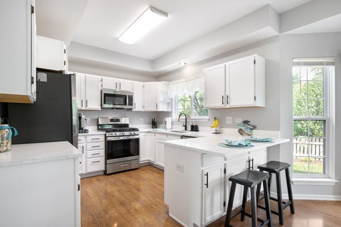 Tiny photo for 6233 Formoor Lane, Gurnee, IL 60031 (MLS # 12745938)