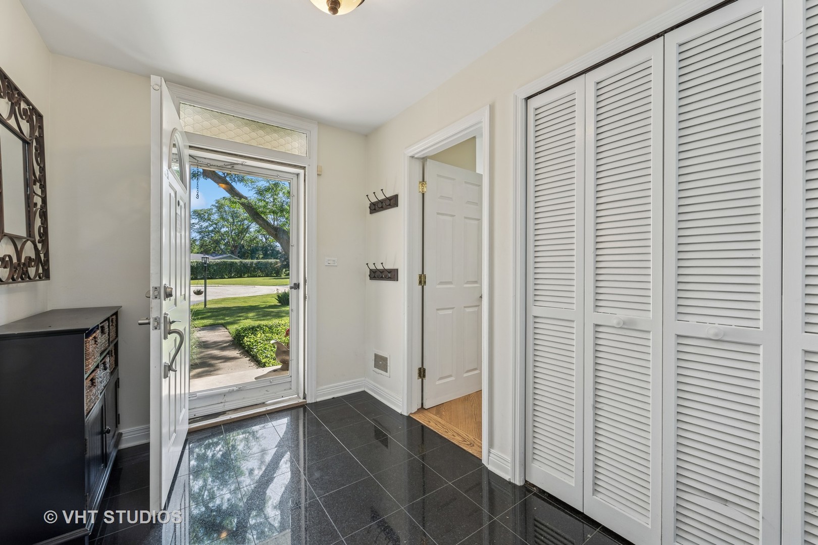 1119 Hampton Court