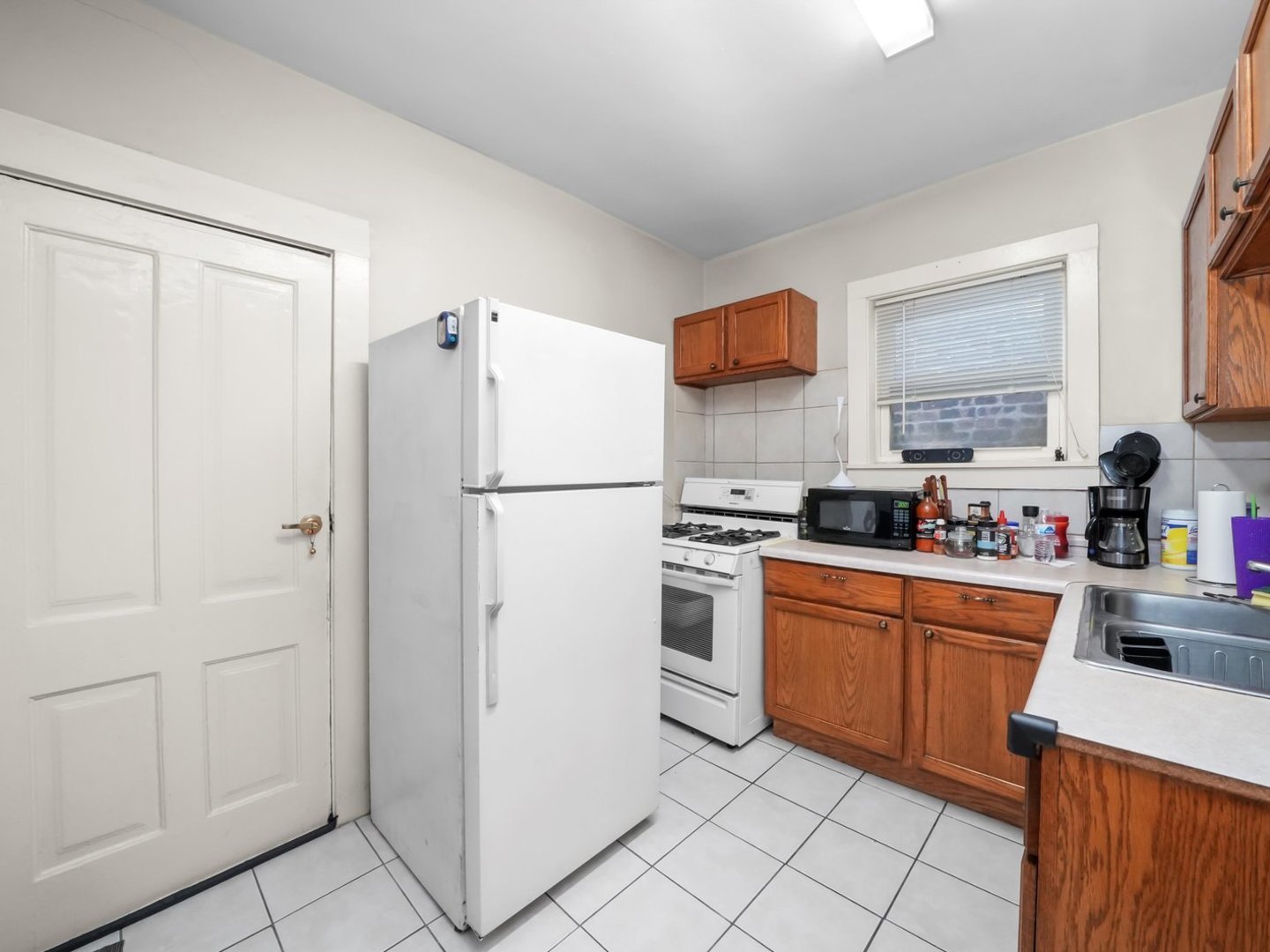 2124 W 24TH Street