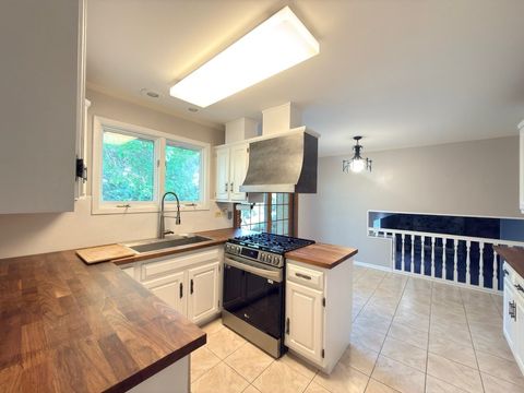 Tiny photo for 7826 Dunham Road, Downers Grove, IL 60516 (MLS # 12715424)