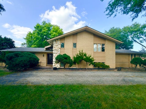Tiny photo for 7826 Dunham Road, Downers Grove, IL 60516 (MLS # 12715424)