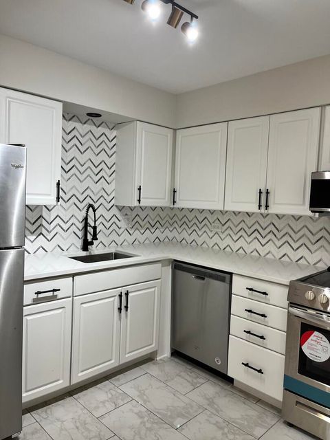 Tiny photo for 314 Lathrop Avenue #402, Forest Park, IL 60130 (MLS # 12595025)