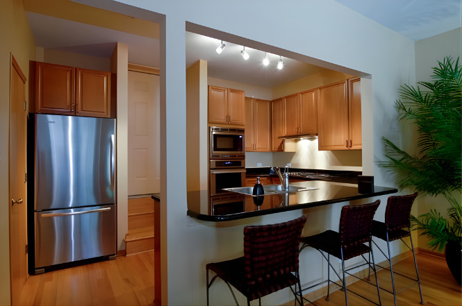 2039 N LINCOLN Avenue E