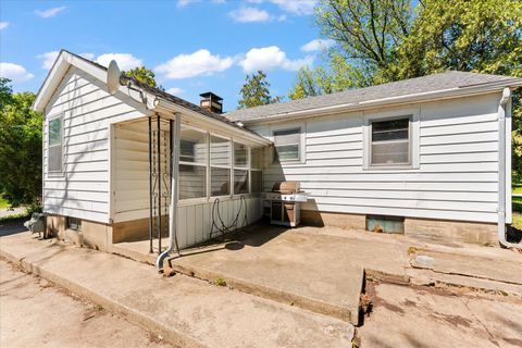 Tiny photo for 501 N State Street, Bellflower, IL 62174 (MLS # 12615767)