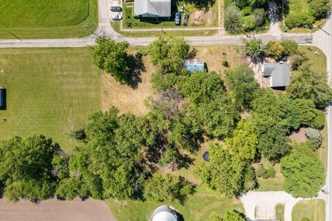 Photo of 501 N State Street, Bellflower, IL 62174 (MLS # 12615767)