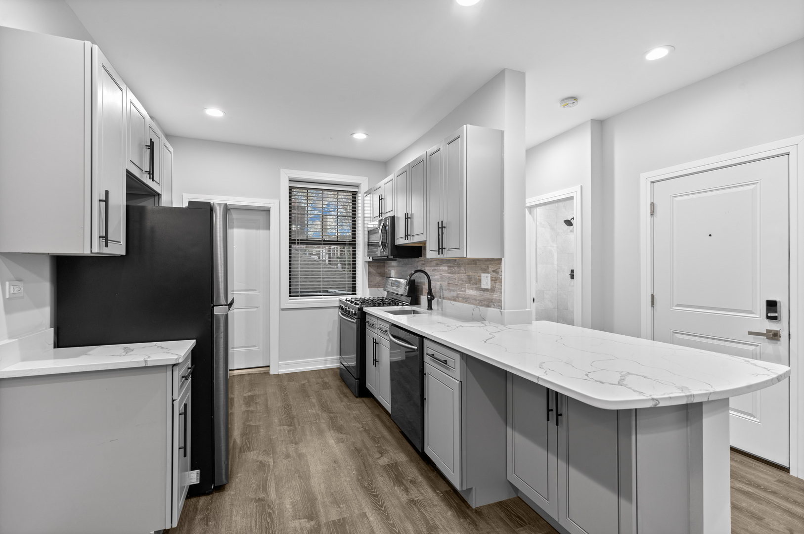 6111 N Winthrop Avenue 1