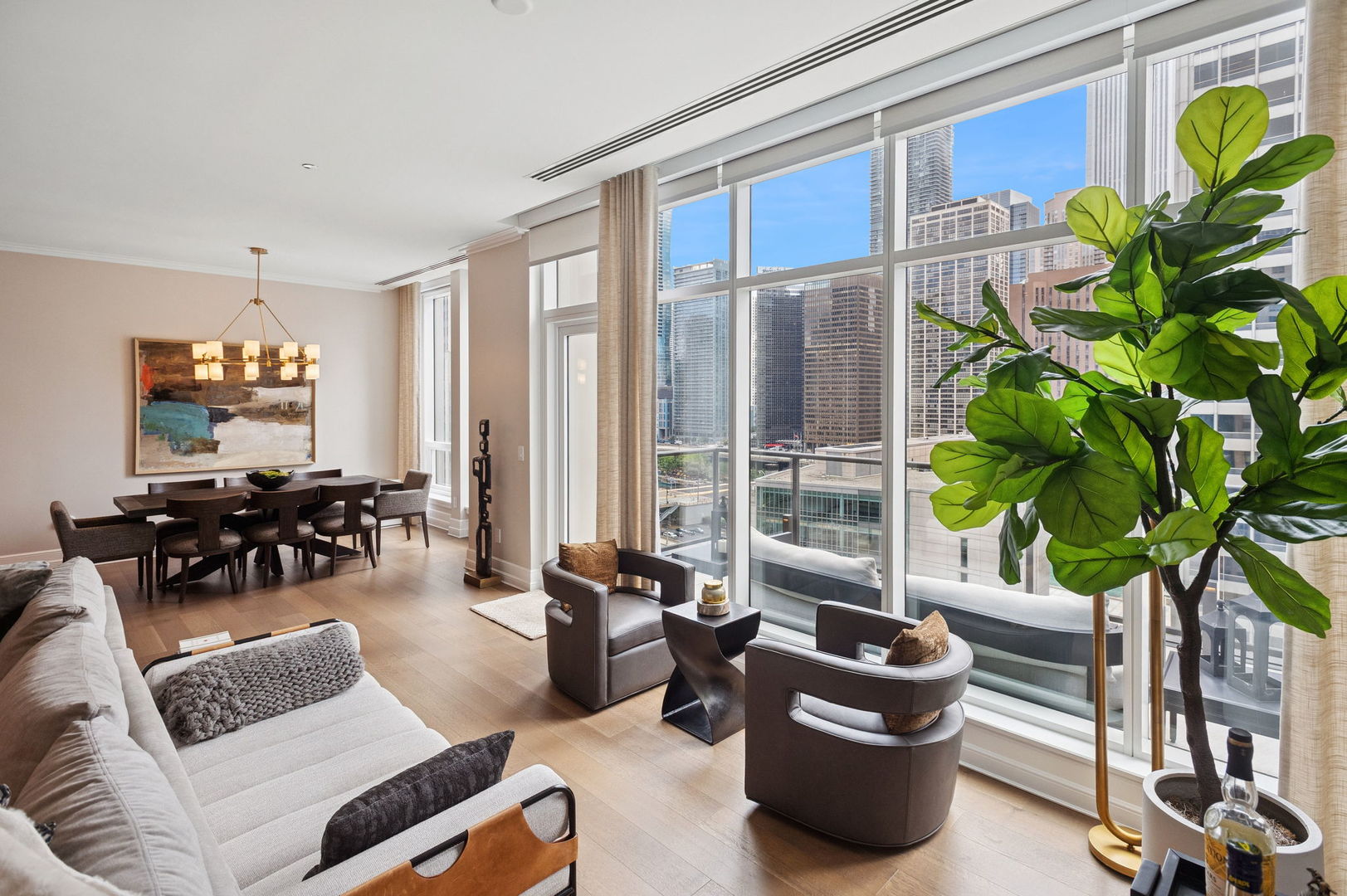 Chicago, Illinois 60611, United States, 3 Bedrooms Bedrooms, ,4 BathroomsBathrooms,Residential,Active,197761