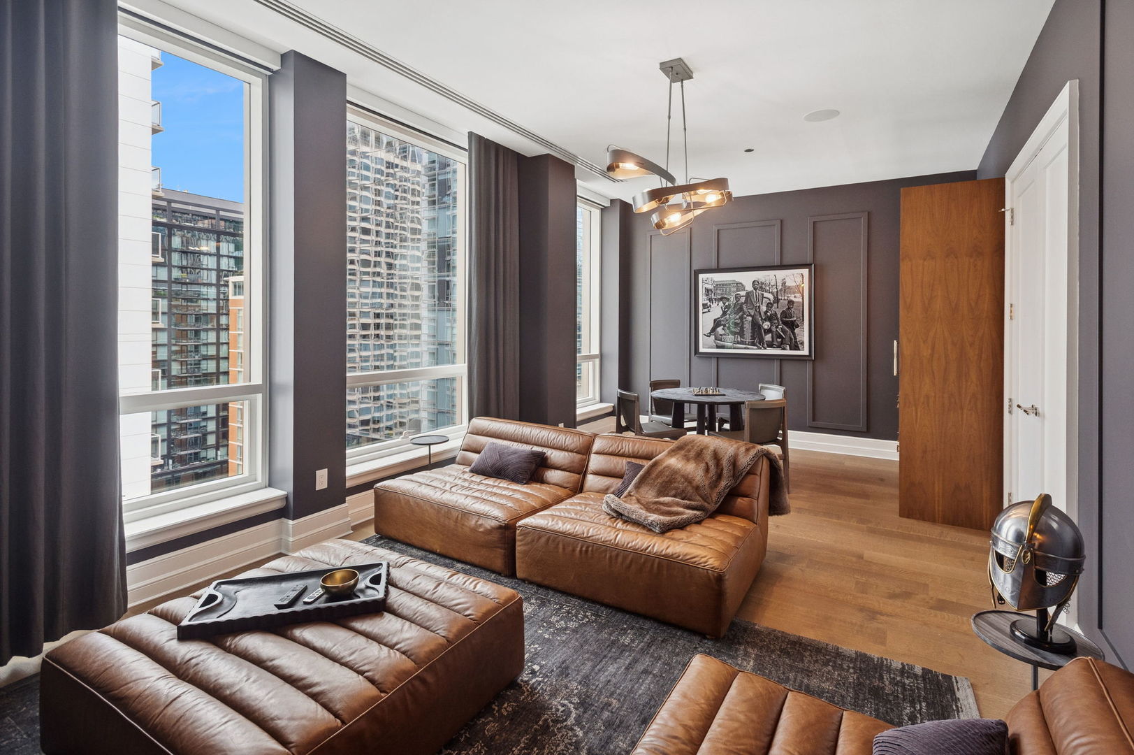 Chicago, Illinois 60611, United States, 3 Bedrooms Bedrooms, ,4 BathroomsBathrooms,Residential,Active,197761