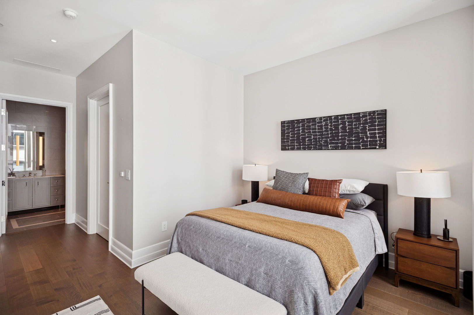 Chicago, Illinois 60611, United States, 3 Bedrooms Bedrooms, ,4 BathroomsBathrooms,Residential,Active,197761