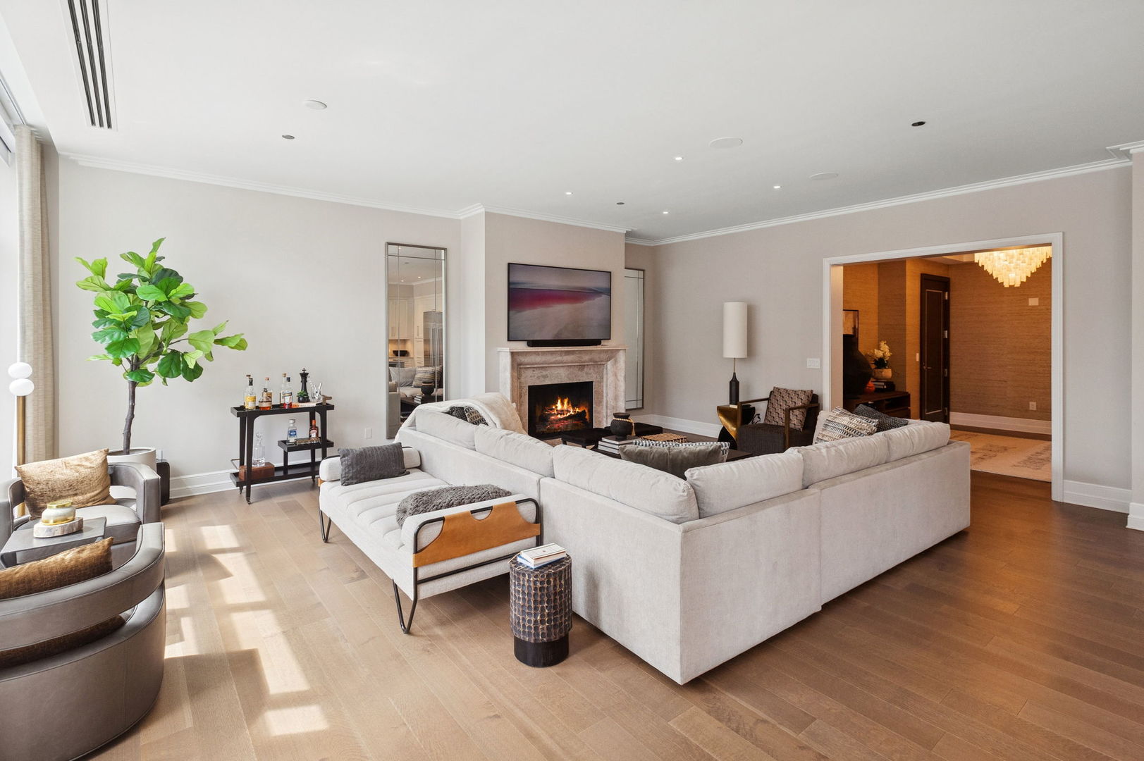 Chicago, Illinois 60611, United States, 3 Bedrooms Bedrooms, ,4 BathroomsBathrooms,Residential,Active,197761