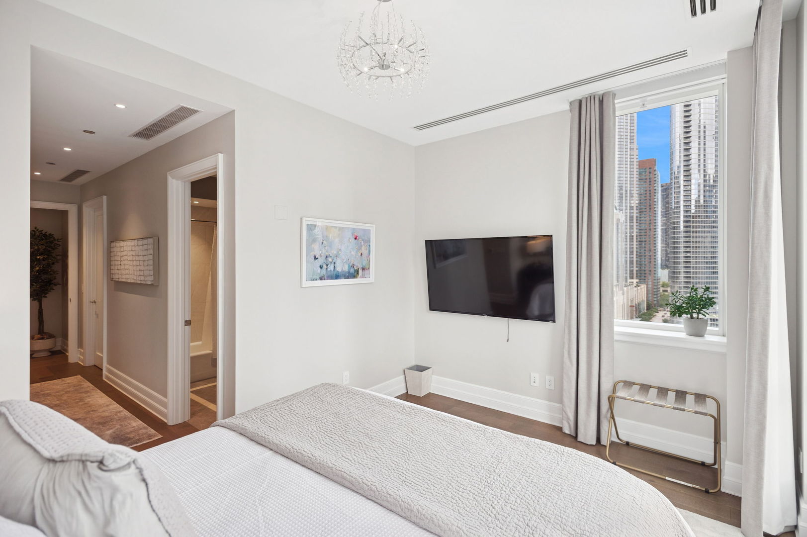 Chicago, Illinois 60611, United States, 3 Bedrooms Bedrooms, ,4 BathroomsBathrooms,Residential,Active,197761