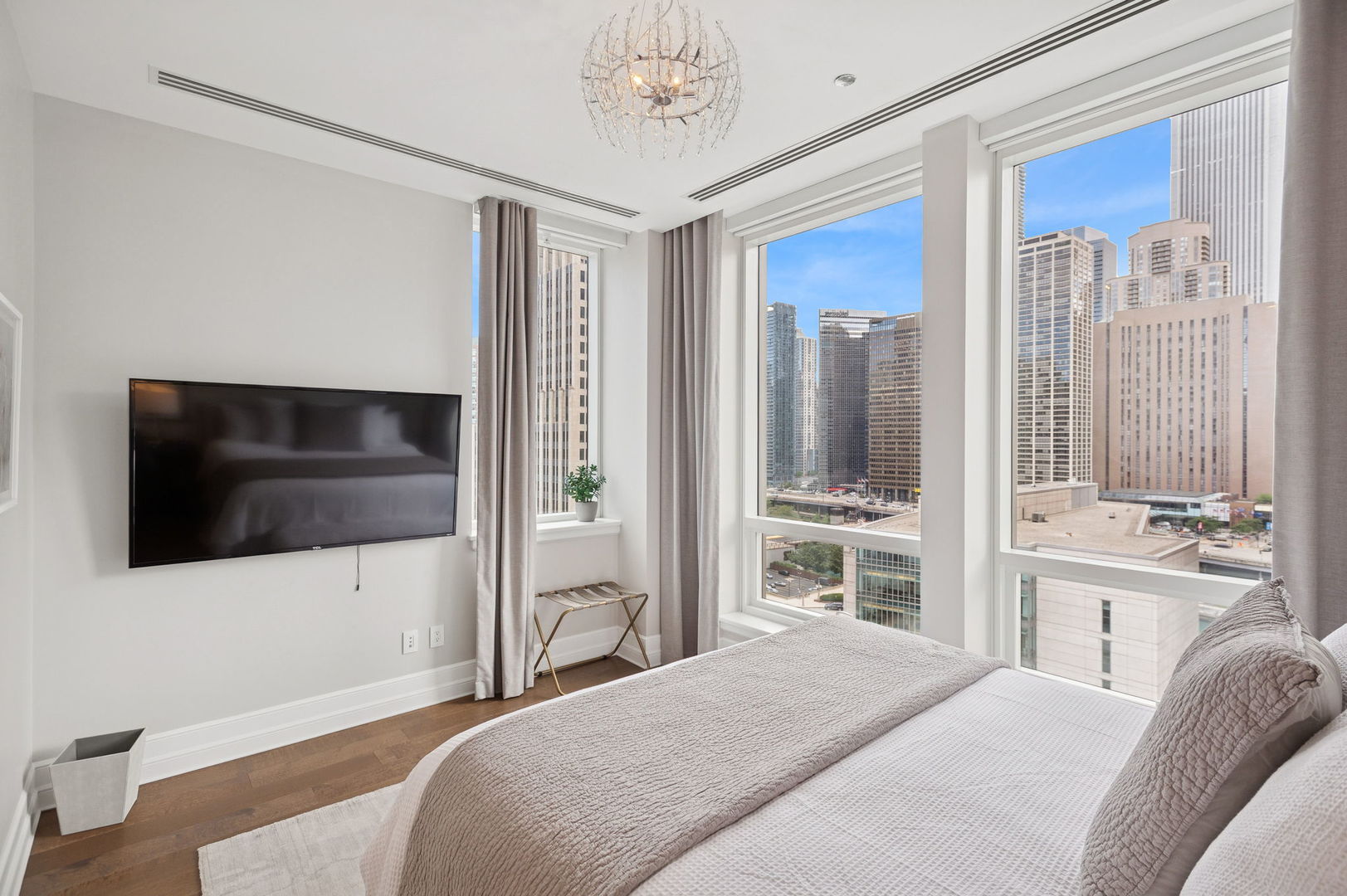 Chicago, Illinois 60611, United States, 3 Bedrooms Bedrooms, ,4 BathroomsBathrooms,Residential,Active,197761