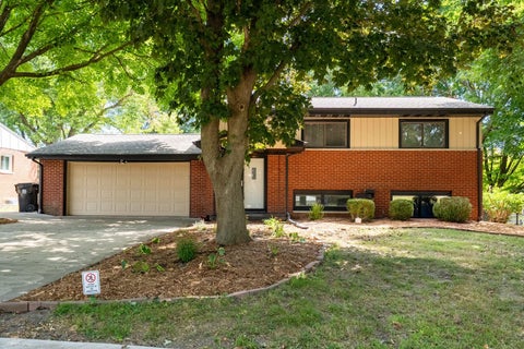 Photo of 15 Kingswood Drive, Normal, IL 61761 (MLS # 12692439)