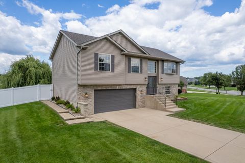 Tiny photo for 9558 Grasselli Avenue, St. John, IN 46373 (MLS # 12450113)