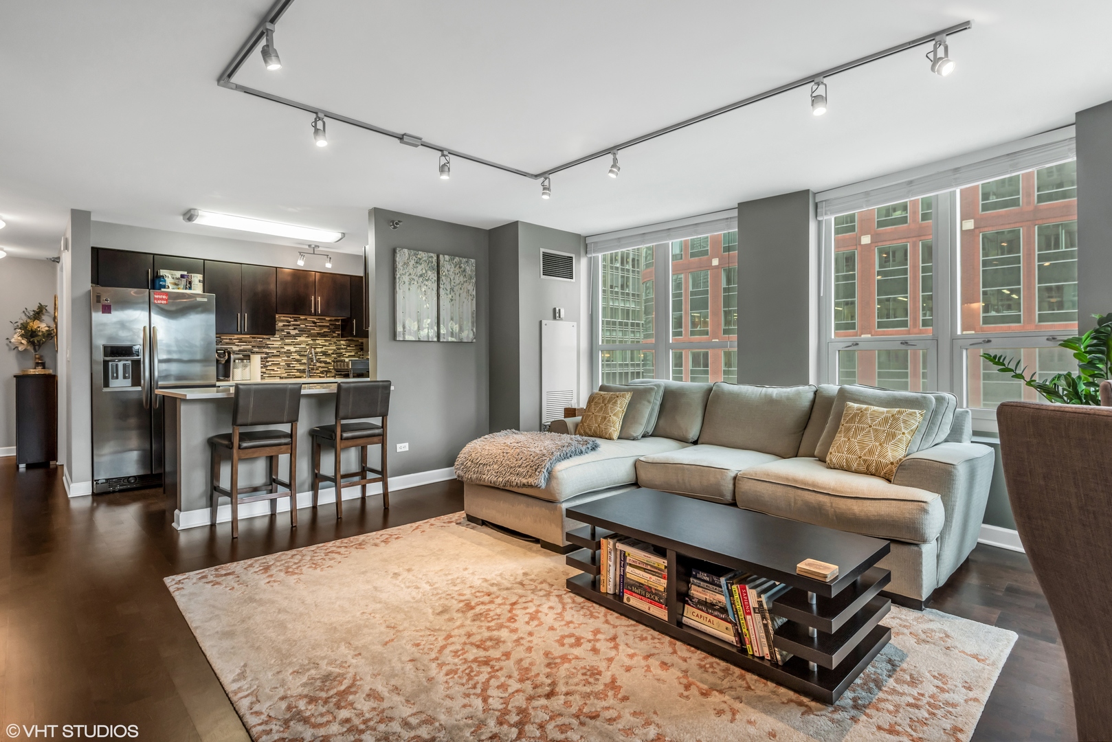 345 N La Salle Drive 701