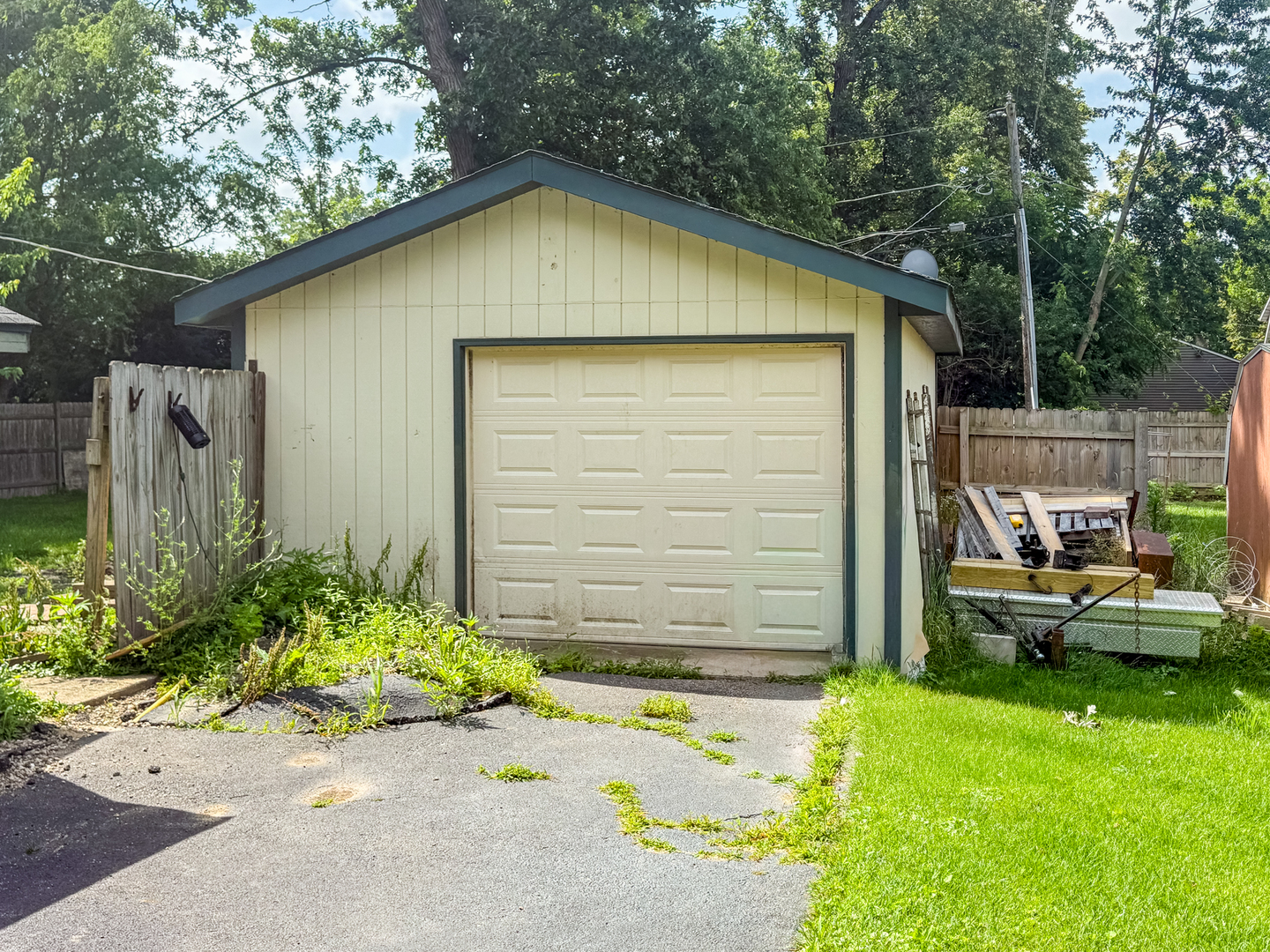22235 W Greene Lane