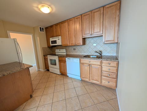Tiny photo for 5455 N Sheridan Road #3103, Chicago, IL 60640 (MLS # 12720468)